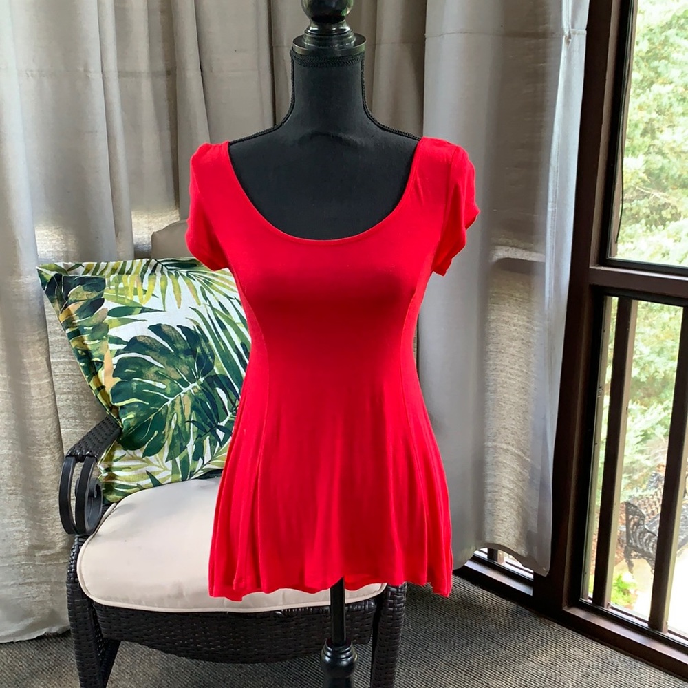 Red Shortsleeved Top